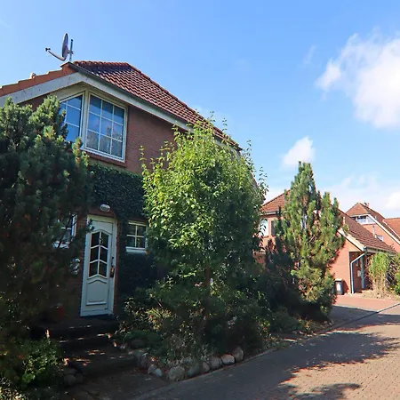 Doppelhaushaelfte Mit Garten Nur 500m Bis Zumstrand Grömitz