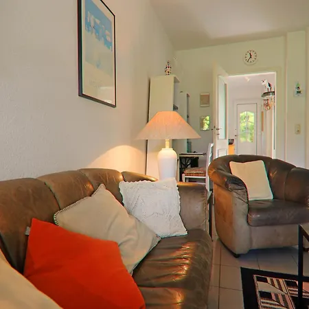 Doppelhaushaelfte Mit Garten Nur 500m Bis Zumstrand * Grömitz