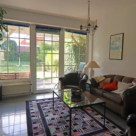 Doppelhaushaelfte Mit Garten Nur 500m Bis Zumstrand Nyaraló