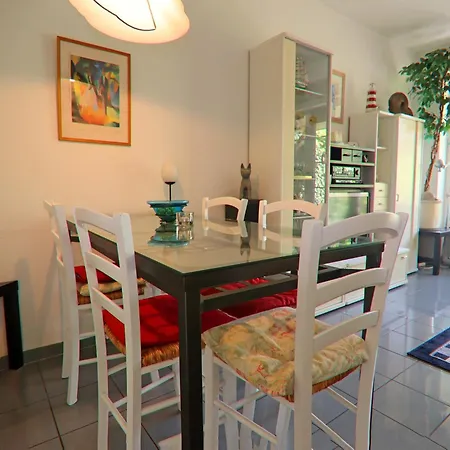 Doppelhaushaelfte Mit Garten Nur 500m Bis Zumstrand Nyaraló Grömitz